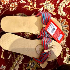 NWT flip flops/sandals 9/10